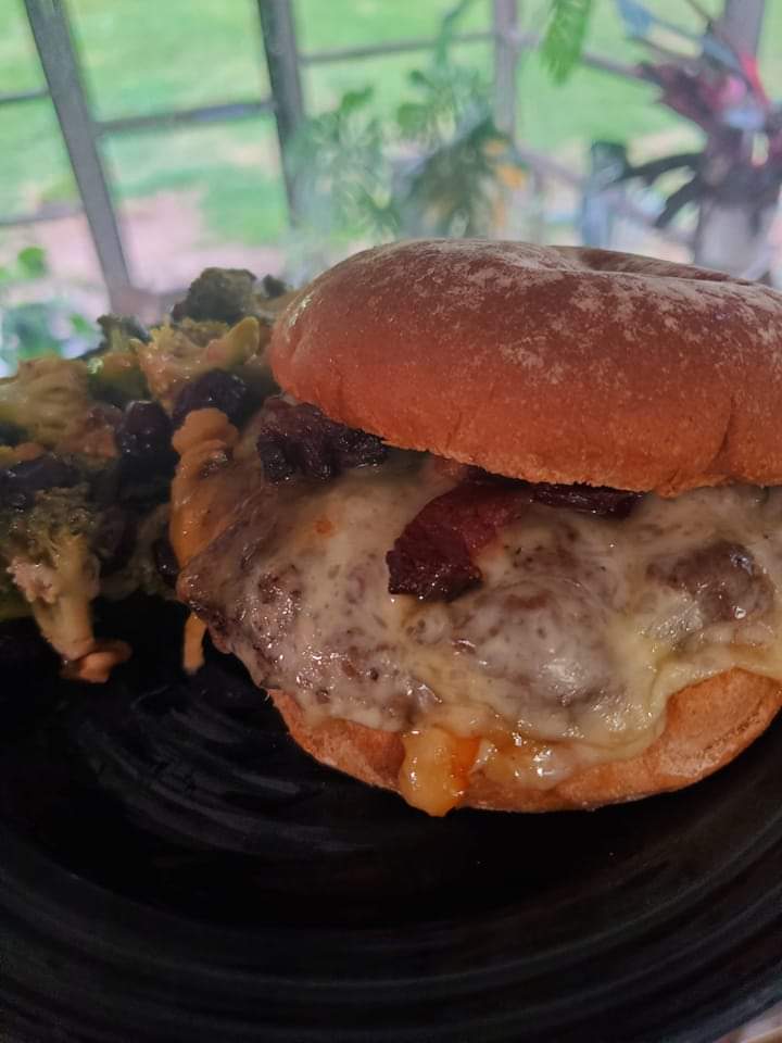 Mac Attack Cheeseburgers