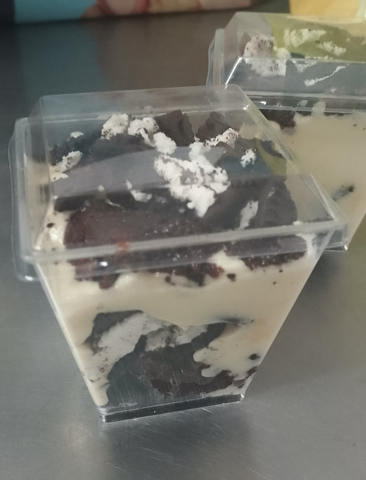 Gluten free "Oreo" brownies and cream (2 pack dessert)